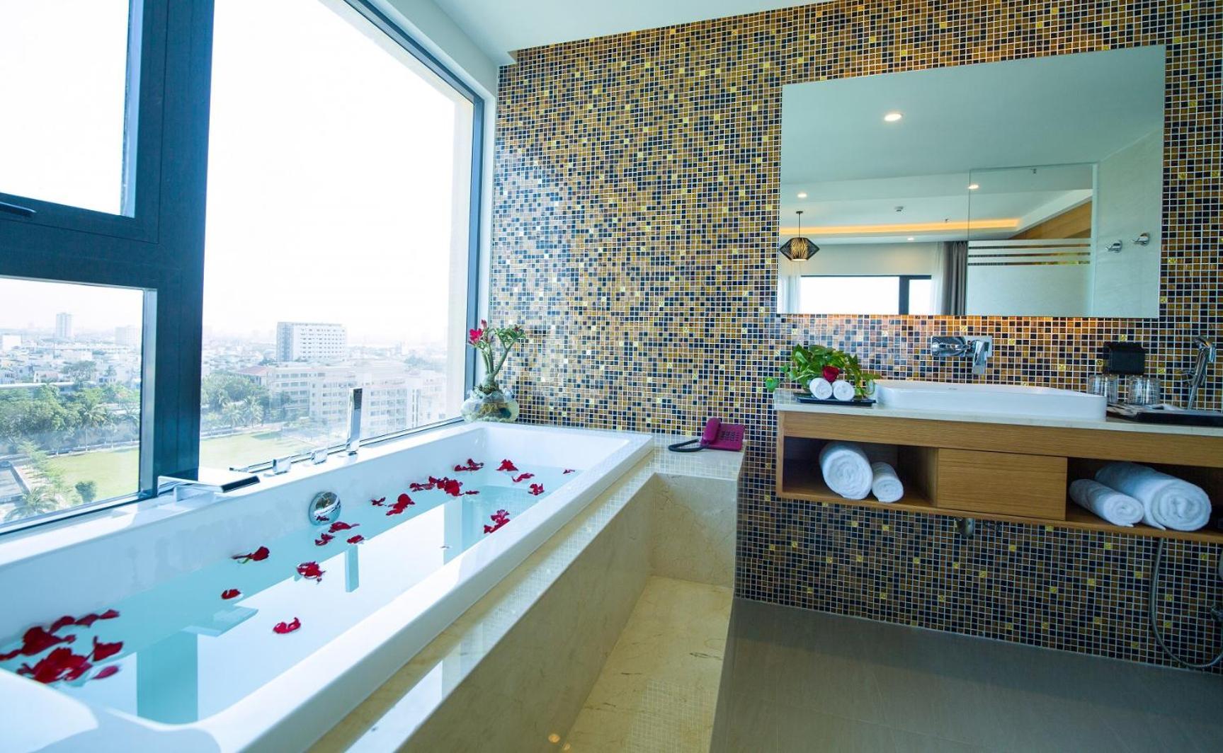 Nam Hotel & Residences Дананг Экстерьер фото
